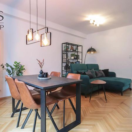 Beautiful Apartment In The City Center Krakow Bagian luar foto